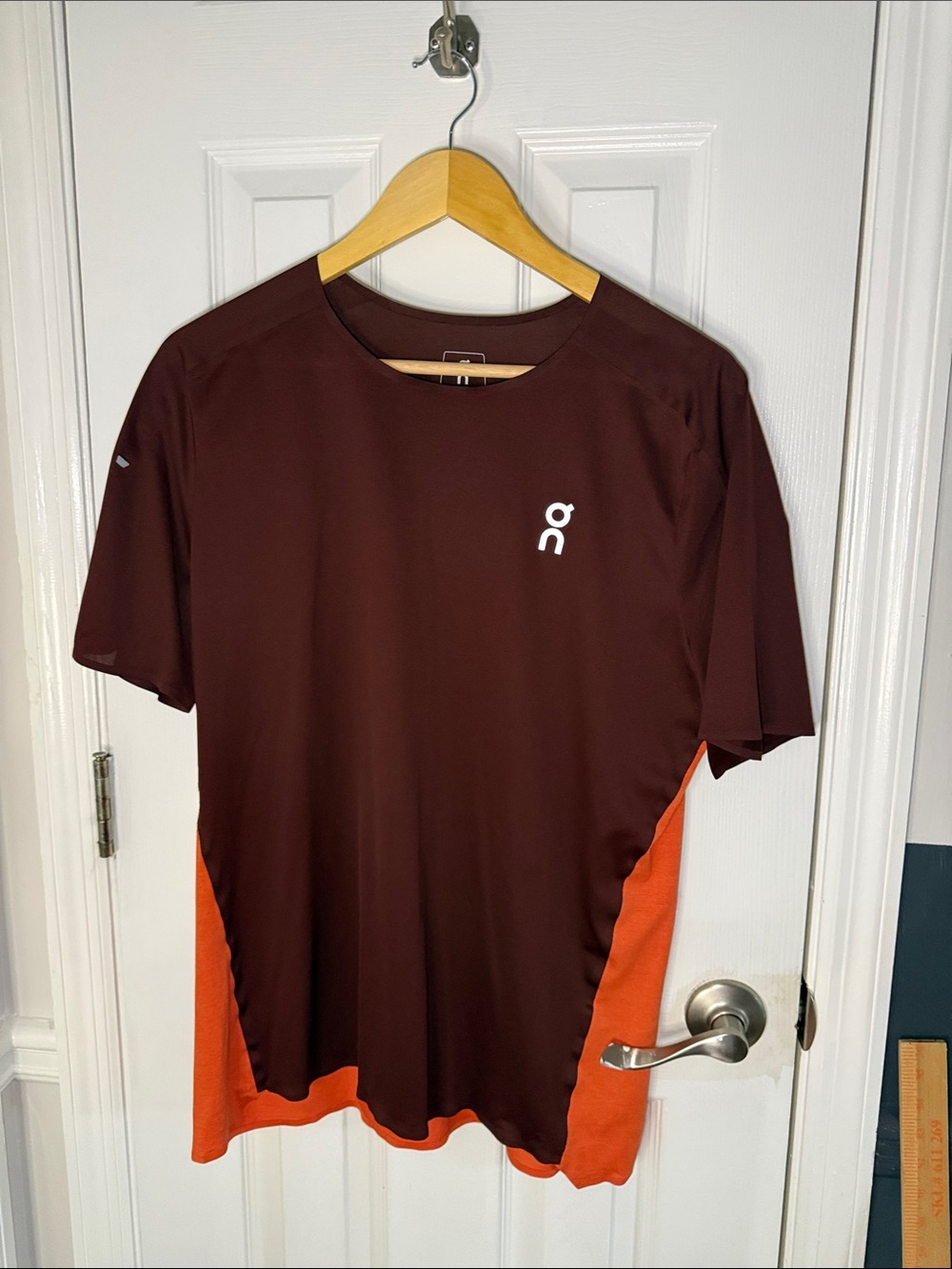 On Running Short Sleeve Shirt - Maroon with Orange Panels 46